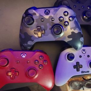 XBOX ONE X/1 TB (1 elite 2, wireless controller 3 other.  5 games also